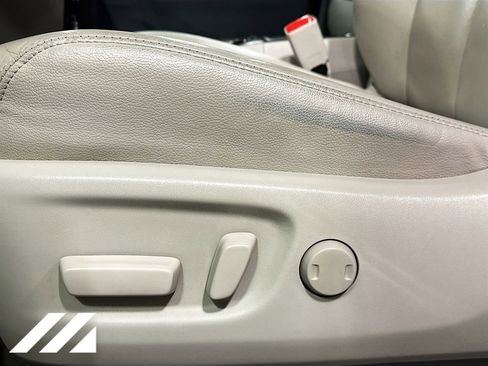 Used 2014 Toyota Sienna XLE w/ Entertainment Package image 21