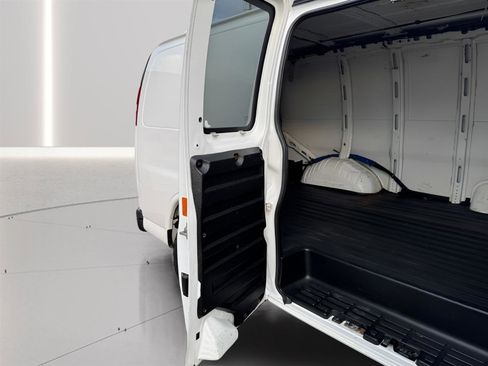 Used 2014 Chevrolet Express 1500 AWD image 24