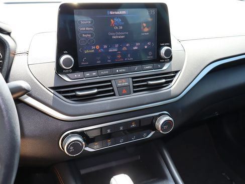 Used 2020 Nissan Altima 2.5 SR FWD image 6