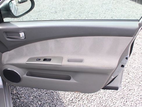Used 2005 Nissan Altima 2.5 S w/ (S02) Side Airbags Pkg FWD image 19