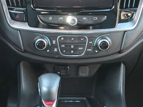 Used 2023 Chevrolet Traverse RS image 18