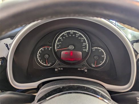 Used 2013 Volkswagen Beetle 2.5 image 18