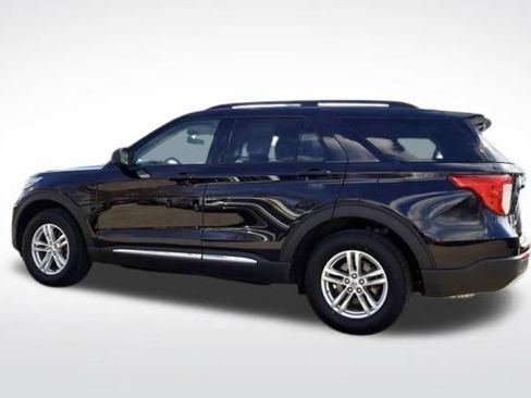Used 2022 Ford Explorer XLT w/ Equipment Group 202A image 7