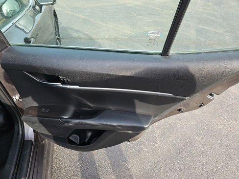 Used 2023 Toyota Camry SE image 17