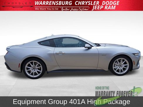 Used 2024 Ford Mustang GT Premium RWD image 3