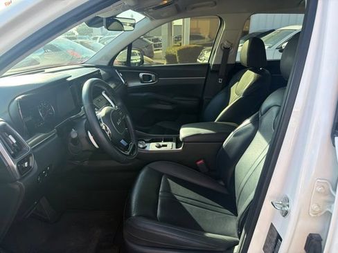 Used 2023 Kia Sorento EX AWD/4WD image 11