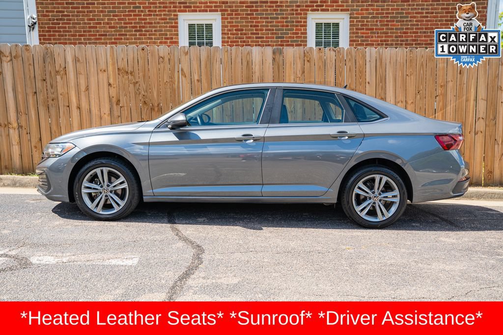 Used 2024 Volkswagen Jetta SE FWD image 9