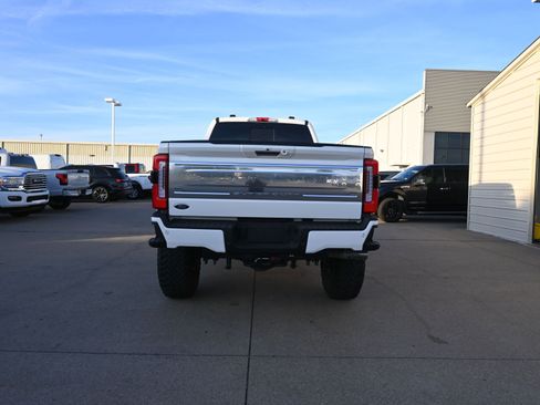 Used 2024 Ford F350 Platinum w/ FX4 Off-Road Package image 5