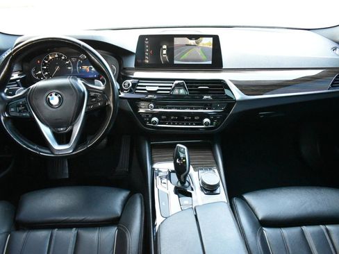 Used 2019 BMW 530i xDrive w/ Convenience Package AWD/4WD image 11