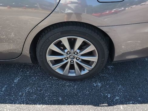 Used 2016 Toyota Camry XLE image 7