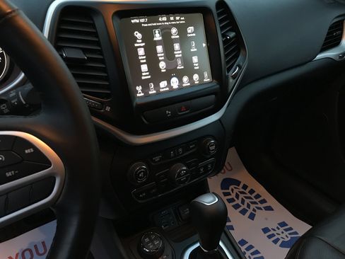 Used 2018 Jeep Cherokee Trailhawk w/ Quick Order Package 27L image 18