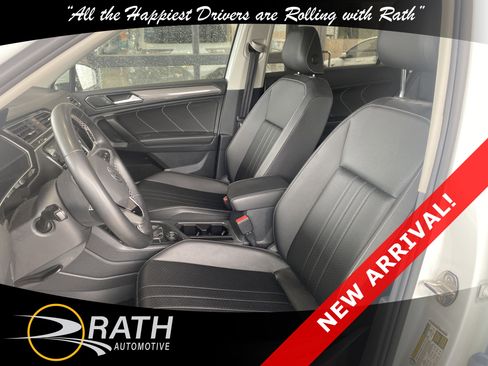 Used 2023 Volkswagen Tiguan SE AWD/4WD image 11