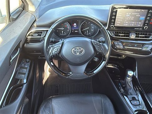 Used 2021 Toyota C-HR Limited image 19