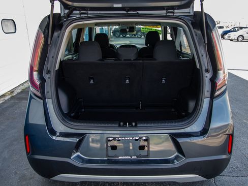 Used 2025 Kia Soul LX FWD image 29