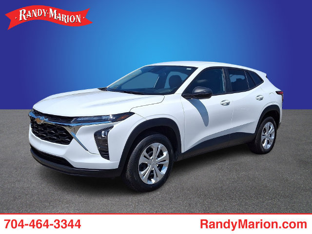 Used 2024 Chevrolet Trax LS FWD image 1