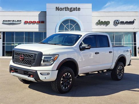 Used 2023 Nissan Titan PRO-4X w/ Pro-4x Convenience Package image 2