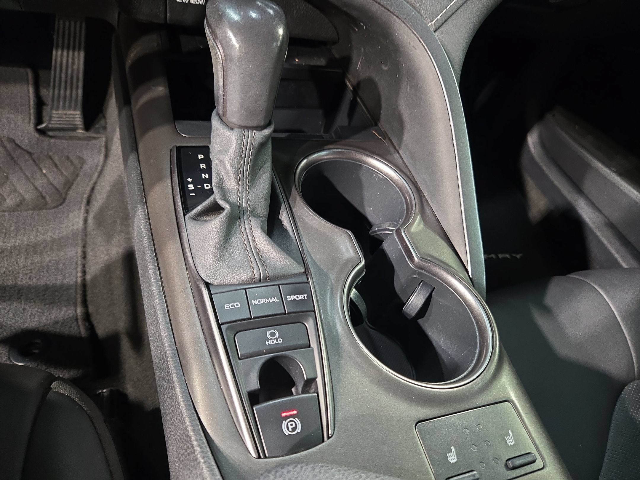 Used 2021 Toyota Camry XSE FWD image 33