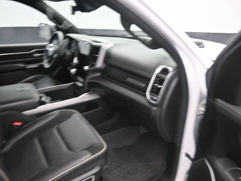 Used 2023 RAM 1500 Laramie AWD/4WD image 9