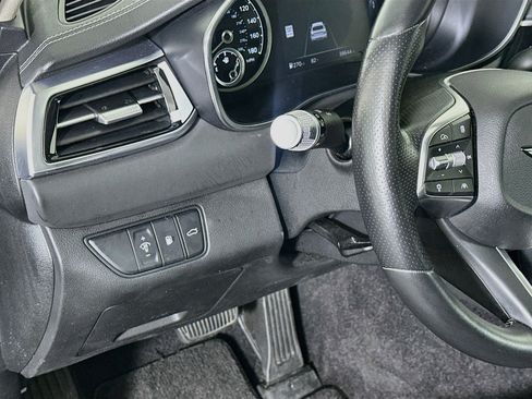 Used 2025 Genesis G70 2.5T AWD/4WD image 17