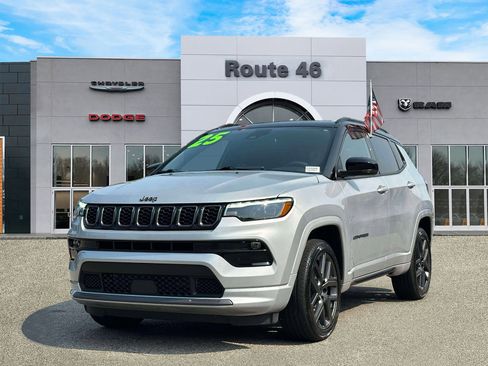 Used 2025 Jeep Compass Limited w/ High Altitude Package AWD/4WD image 2