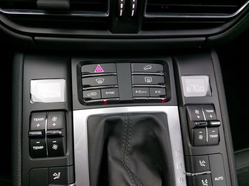 Certified 2021 Porsche Macan S image 23