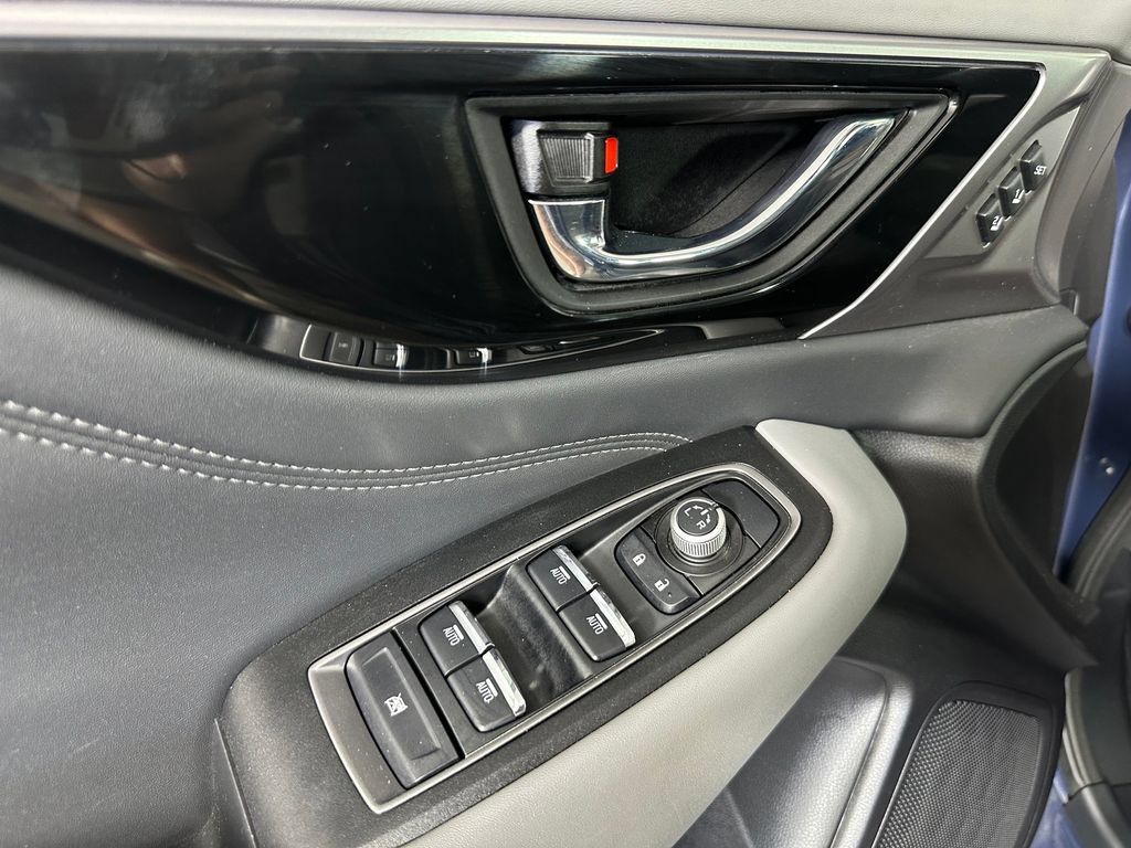 Used 2025 Subaru Outback Limited AWD/4WD image 26