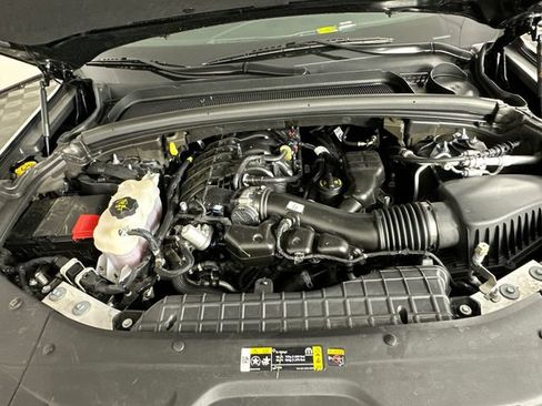Certified 2025 Jeep Grand Cherokee Altitude AWD/4WD image 36