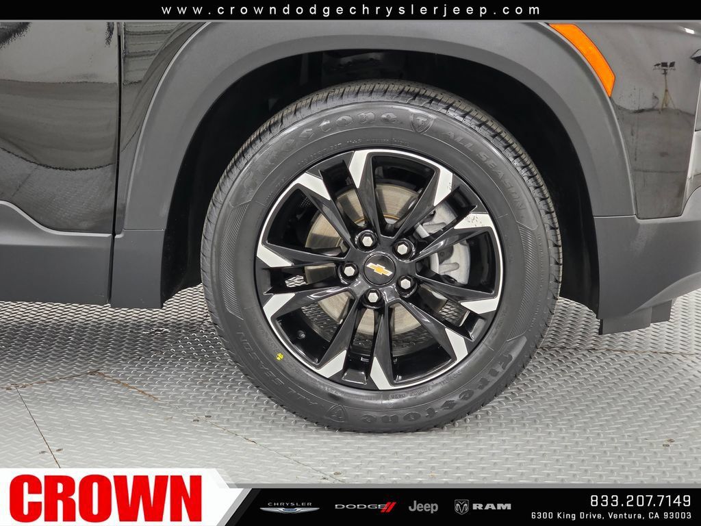 Used 2023 Chevrolet TrailBlazer LT FWD image 9