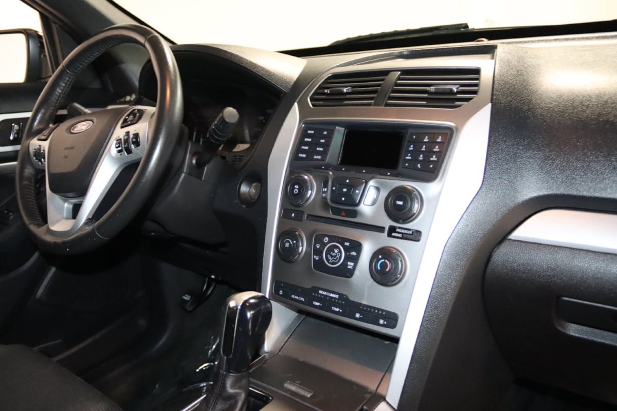Used 2014 Ford Explorer XLT FWD image 47