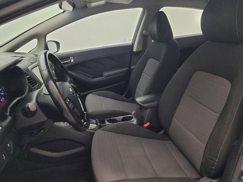 Used 2018 Kia Forte S FWD image 17