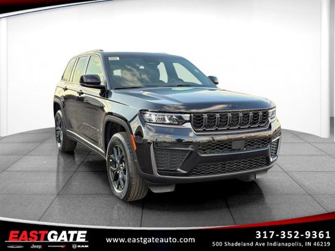 New 2026 Jeep Grand Cherokee Altitude AWD/4WD image 1