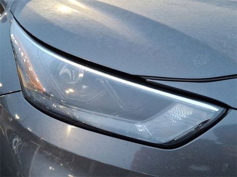 Certified 2024 Toyota Highlander XLE image 13