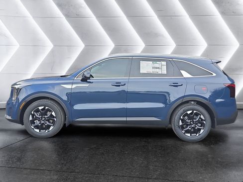 New 2026 Kia Sorento S FWD image 2