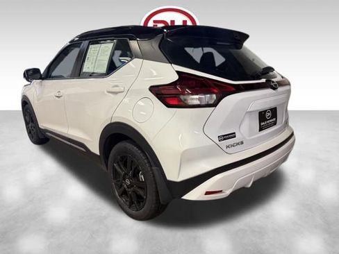 Used 2023 Nissan Kicks SR image 9