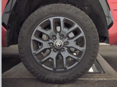 Used 2025 Toyota Tundra Platinum AWD/4WD image 20