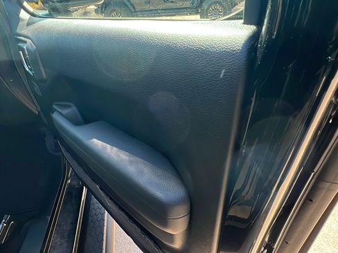 Certified 2025 Jeep Wrangler Sport S image 18