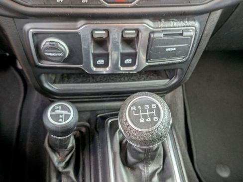 Used 2020 Jeep Wrangler Sport AWD/4WD image 19