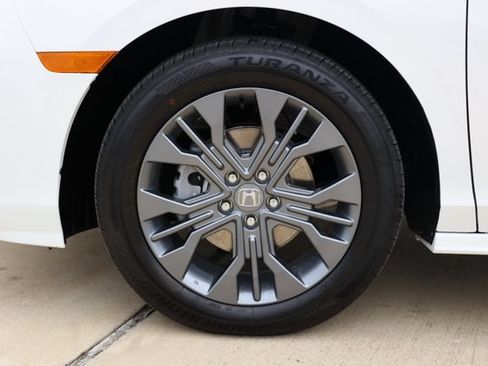 New 2026 Honda Odyssey Touring image 9