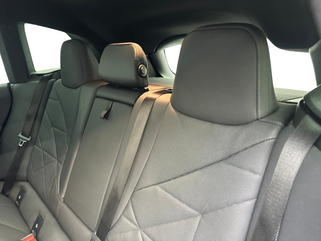 Used 2024 BMW iX xDrive50 w/ Premium Package AWD/4WD image 36