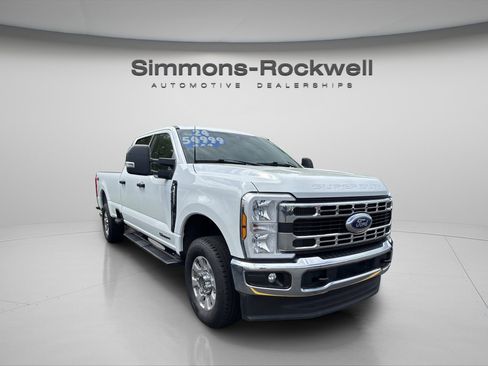 Used 2024 Ford F250 XLT AWD/4WD image 6