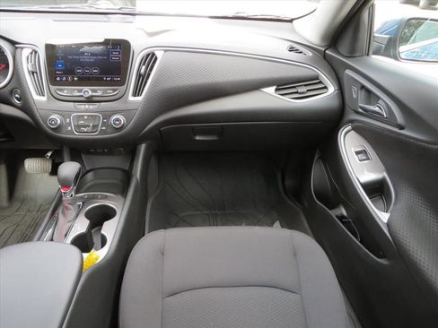 Used 2025 Chevrolet Malibu RS w/ LPO, Floor Liner Package image 14