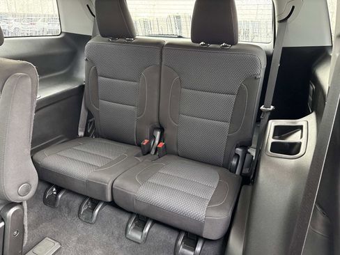 Used 2023 GMC Acadia SLE image 21