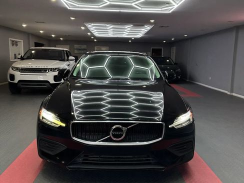 Used 2020 Volvo S60 T5 Momentum w/ Protection Package Premier FWD image 8