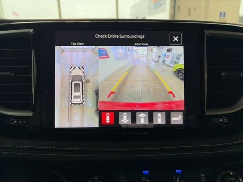 Used 2026 Chrysler Pacifica Select image 21