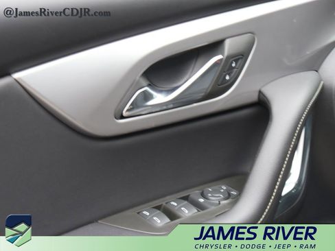 Used 2025 Chevrolet Blazer LT AWD/4WD image 21