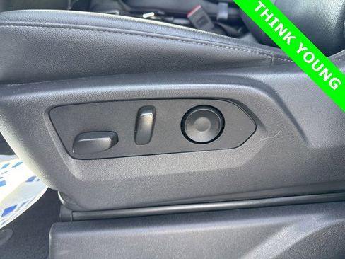 Used 2025 GMC Sierra 1500 SLT image 16