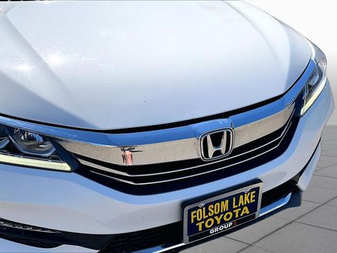 Used 2016 Honda Accord Sport image 29