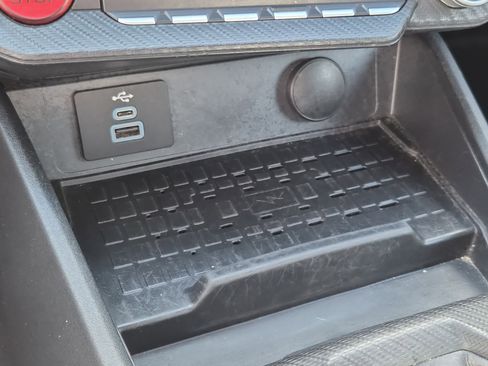 Used 2024 Ford Mustang Premium image 22