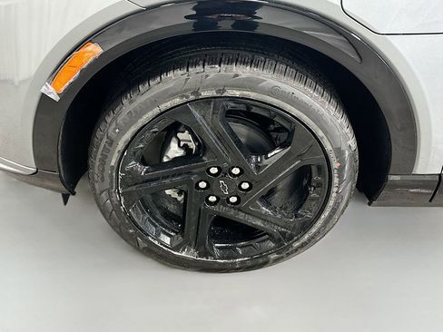 New 2026 Chevrolet Equinox EV RS FWD image 33