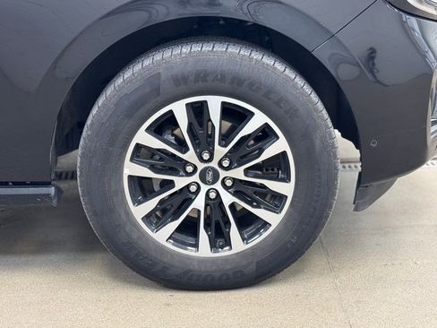 Used 2025 Ford Expedition Max Platinum image 4